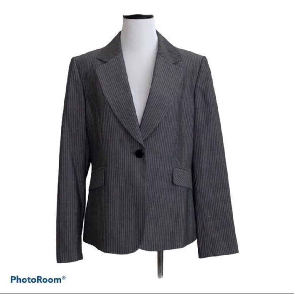 Tahari Arthur Levine petite pinstripe blazer women’s size 10p